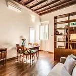 Borgo Pio Passetto Papale