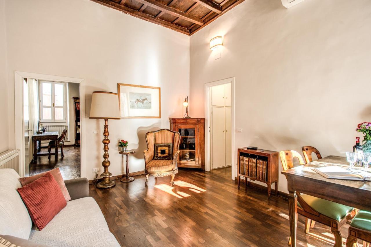 Borgo Pio Passetto Papale * Roma