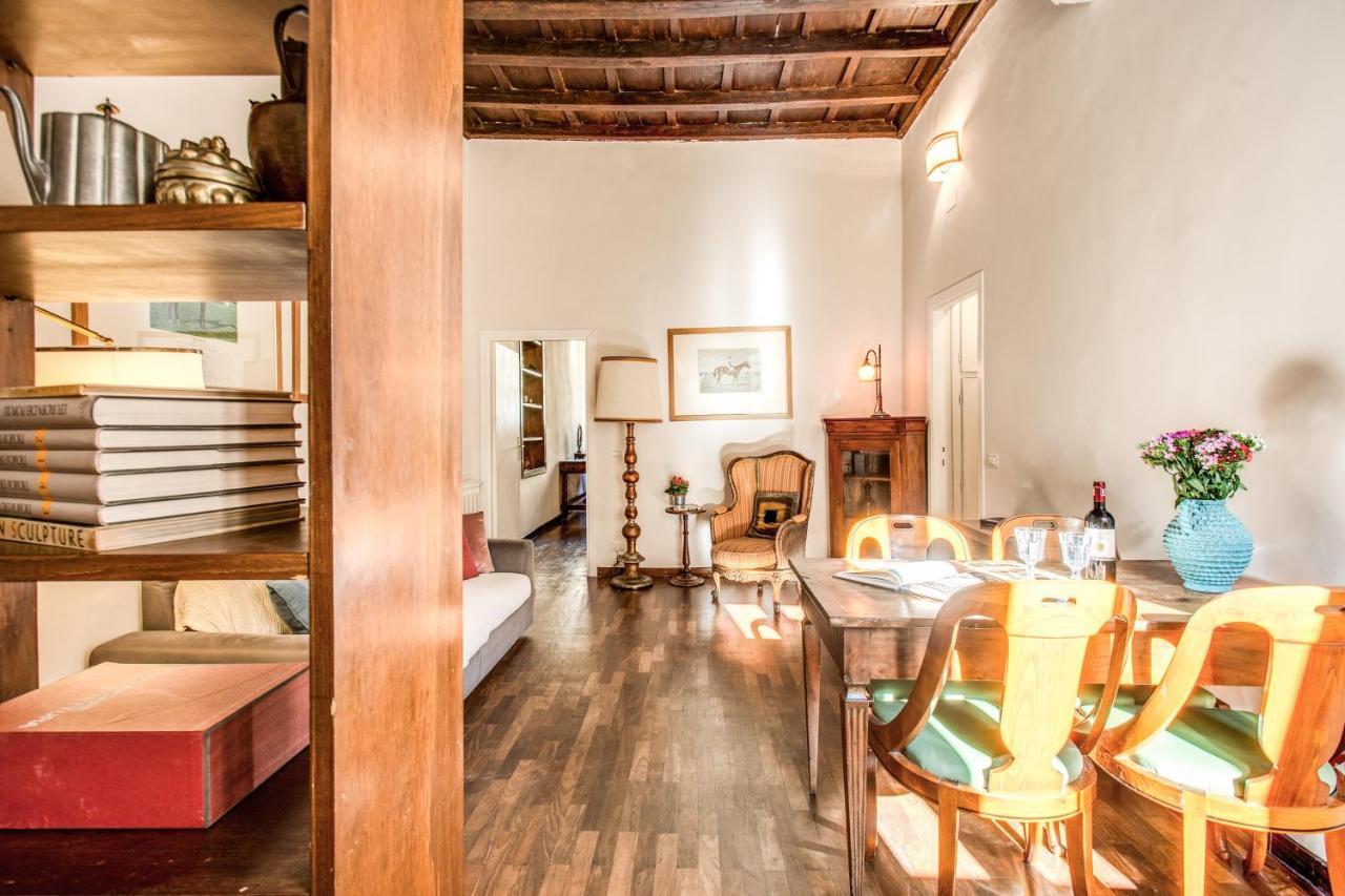 Borgo Pio Passetto Papale Roma