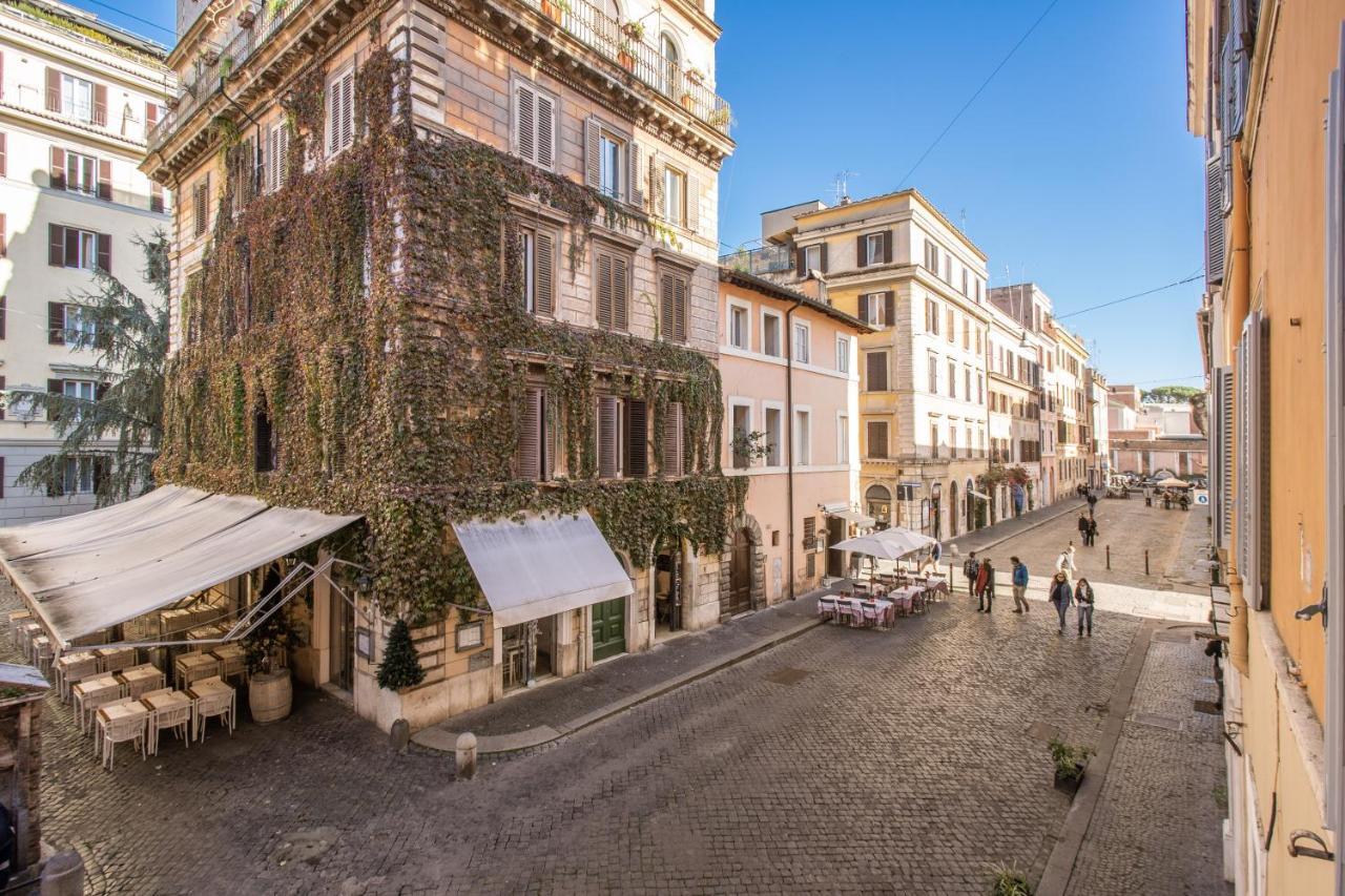 Borgo Pio Passetto Papale *