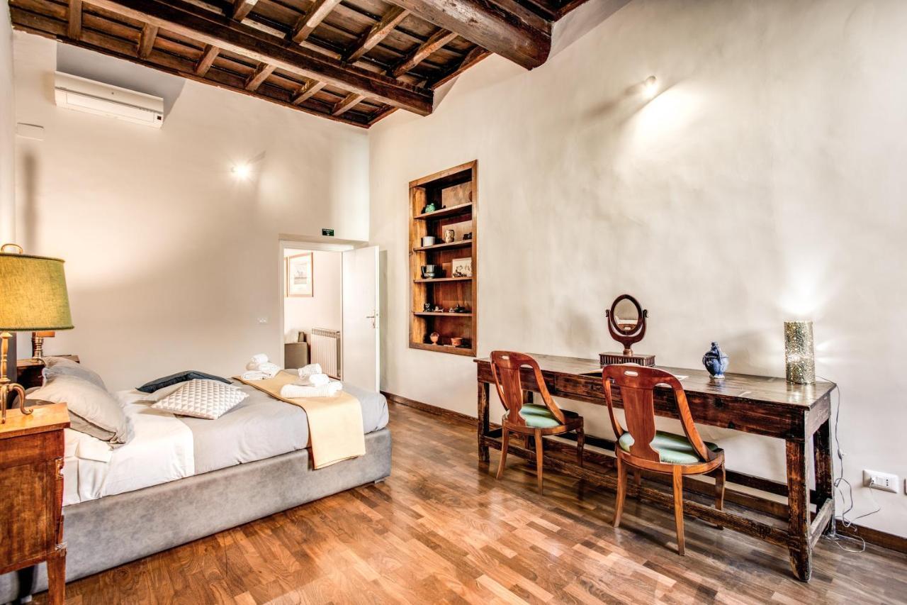 Borgo Pio Passetto Papale *