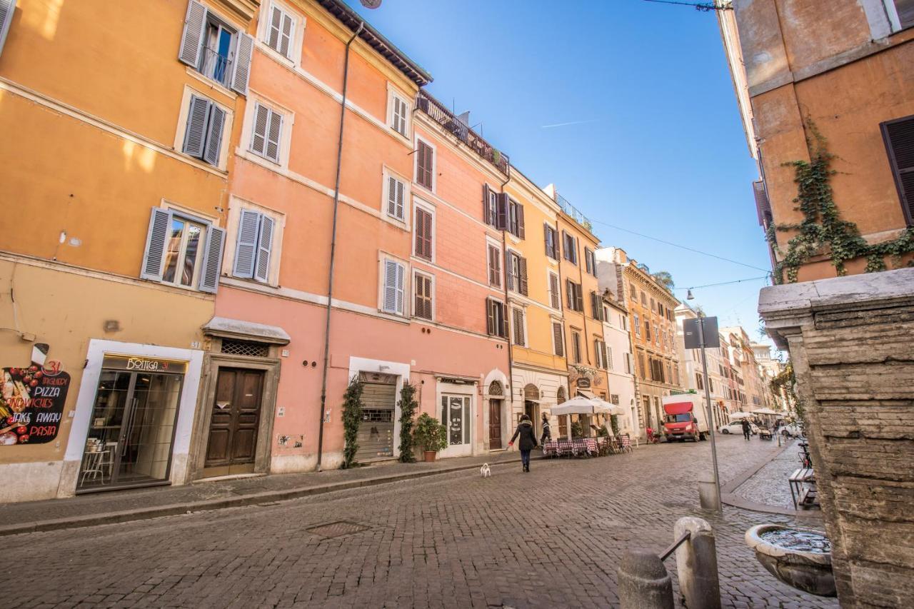 Borgo Pio Passetto Papale *