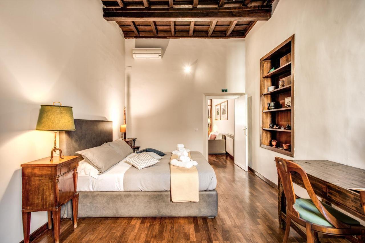 Borgo Pio Passetto Papale *