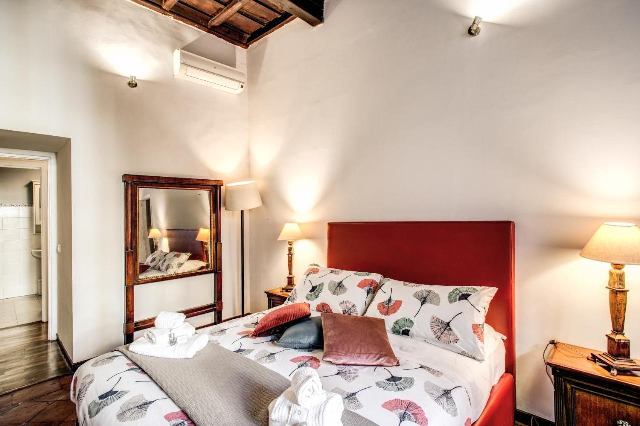 Borgo Pio Passetto Papale Roma