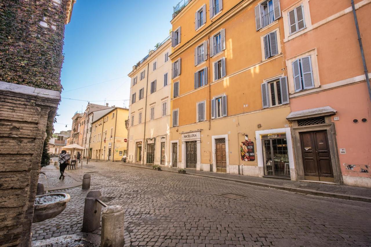 Borgo Pio Passetto Papale *
