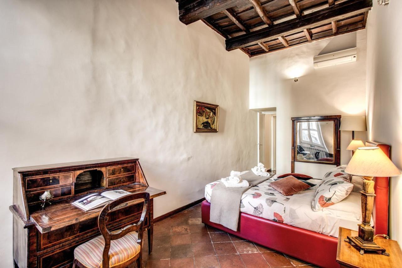 Borgo Pio Passetto Papale